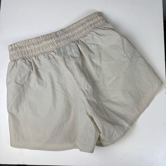 Under Armour Women's size XS White High Waisted Athletic Mini Shorts Running - Picture 4 of 10